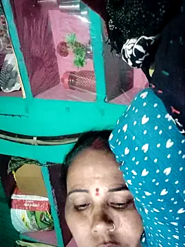 Snapshot of Pooja750 chatting on 12-05-25, 02:36 Pooja750 online show from 12-05-25, 02:36