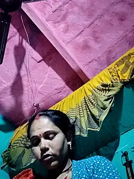 Snapshot of Pooja750 chatting on 12-13-25, 11:32 Pooja750 online show from 12-13-25, 11:32