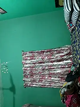 Snapshot of Moonshine07 chatting on 02-04-26, 07:25 Moonshine07 online show from 02-04-26, 07:25