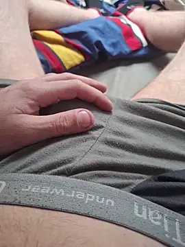 Snapshot of 948197 chatting on 04-08-26, 04:07 948197 online show from 04-08-26, 04:07