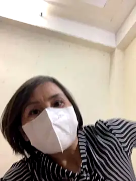 Snapshot of Hello_Linchii chatting on 09-13-25, 06:18 Hello Linchii online show from 09-13-25, 06:18