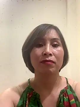 Snapshot of Hello_Linchii chatting on 09-15-25, 06:30 Hello Linchii online show from 09-15-25, 06:30