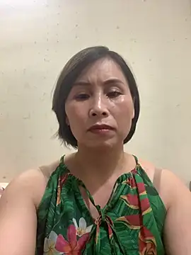 Snapshot of Hello_Linchii chatting on 09-21-25, 05:25 Hello Linchii online show from 09-21-25, 05:25