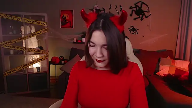 Halle Berrry online show from 10-30-25, 02:07