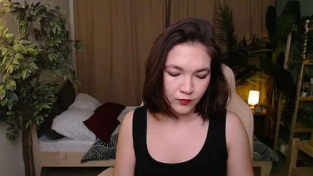 Halle Berrry online show from 11-11-25, 02:06