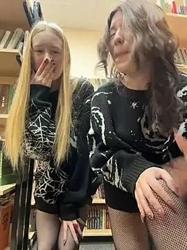 Snapshot of Mimiumuy chatting on 11-01-25, 03:03 Mimiumuy online show from 11-01-25, 03:03