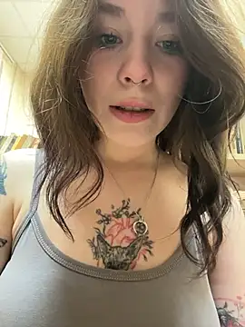 Snapshot of Mimiumuy chatting on 11-11-25, 03:56 Mimiumuy online show from 11-11-25, 03:56