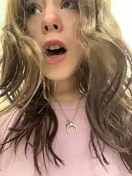 Snapshot of Mimiumuy chatting on 11-26-25, 03:24 Mimiumuy online show from 11-26-25, 03:24