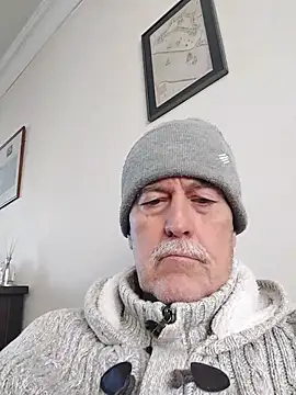 Snapshot of slaveman4you chatting on 11-18-25, 11:25 slaveman4you online show from 11-18-25, 11:25