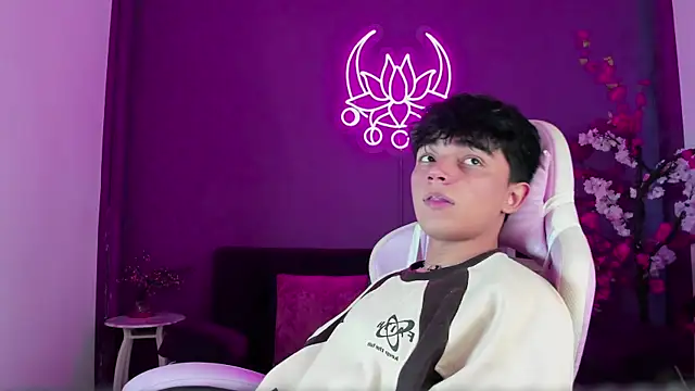 LucaDelart online show from 10-03-25, 01:08