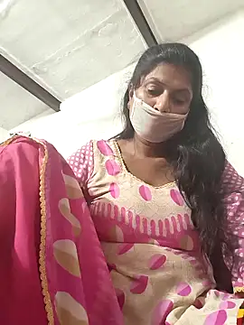 Snapshot of komi_33 chatting on 11-12-25, 06:08 komi 33 online show from 11-12-25, 06:08