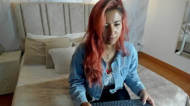 Larissa Miller online show from 09-25-25, 12:20