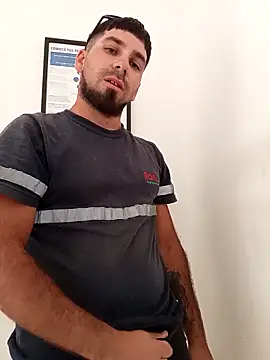 Snapshot of Lushakuiron1 chatting on 12-16-25, 08:36 Lushakuiron1 online show from 12-16-25, 08:36