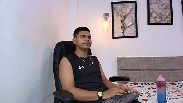 Snapshot of DannySamm chatting on 10-17-25, 12:08 DannySamm online show from 10-17-25, 12:08