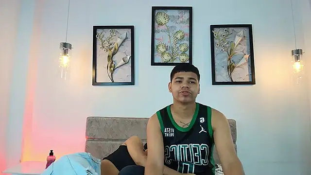 Snapshot of DannySamm chatting on 10-24-25, 11:50 DannySamm online show from 10-24-25, 11:50