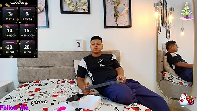 Snapshot of DannySamm chatting on 12-01-25, 01:16 DannySamm online show from 12-01-25, 01:16