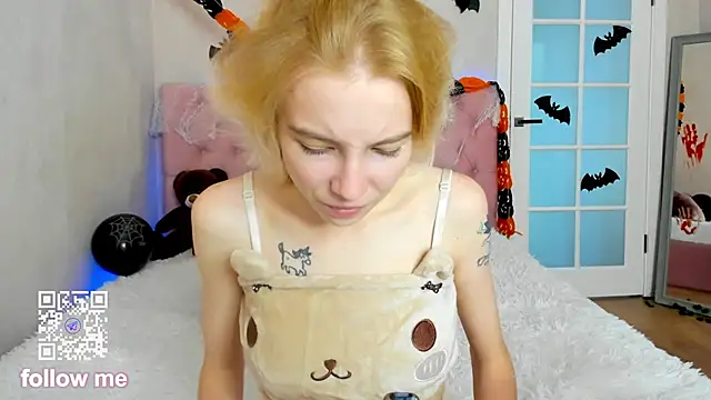 Snapshot of Pink_Lila18 chatting on 11-03-25, 08:37 Pink Lila18 online show from 11-03-25, 08:37