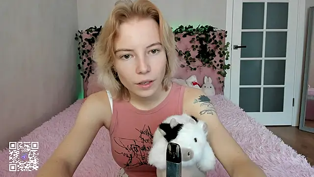 Snapshot of Pink_Lila18 chatting on 11-25-25, 08:25 Pink Lila18 online show from 11-25-25, 08:25