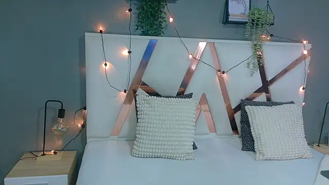 Snapshot of ScarlettVex__ chatting on 11-24-25, 07:46 ScarlettVex online show from 11-24-25, 07:46