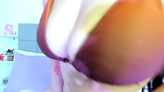 Snapshot of Sarahlopezz chatting on 01-06-26, 04:27 Sarahlopezz online show from 01-06-26, 04:27