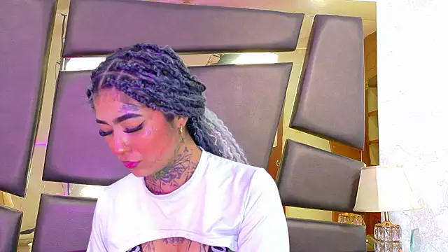 EmilieLake online show from 02-02-26, 07:34