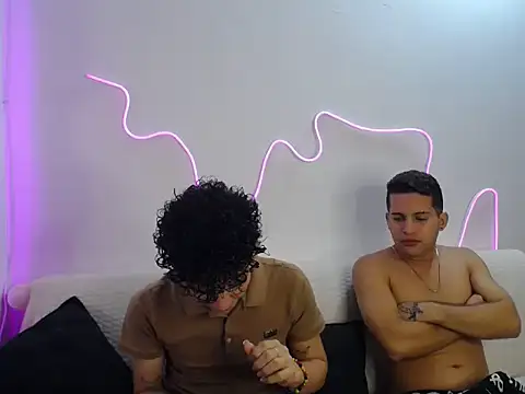 Snapshot of brutal_dirty_sex chatting on 09-21-25, 02:29 brutal dirty sex online show from 09-21-25, 02:29