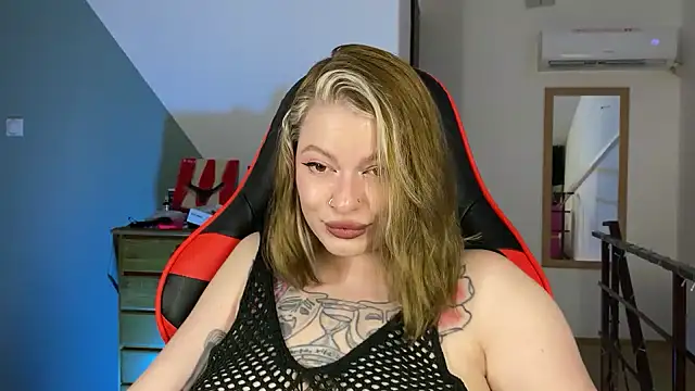 Mia Kamp online show from 09-19-25, 03:13