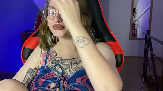 Mia Kamp online show from 09-29-25, 01:38