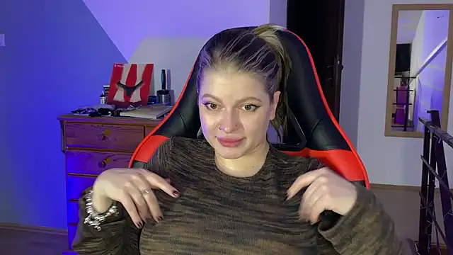 Mia Kamp online show from 10-11-25, 12:43