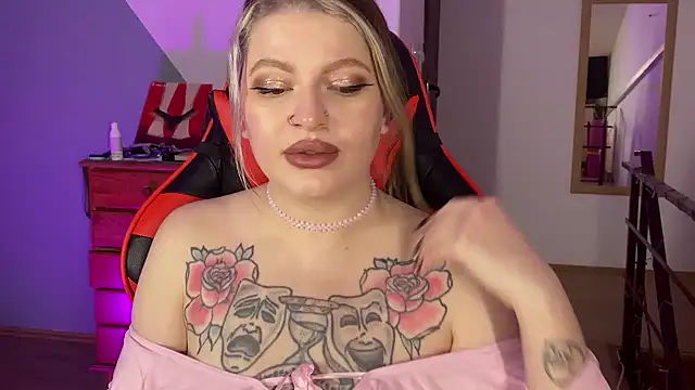 Mia Kamp online show from 10-18-25, 11:05