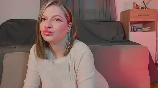 Mia Kamp online show from 10-24-25, 04:03