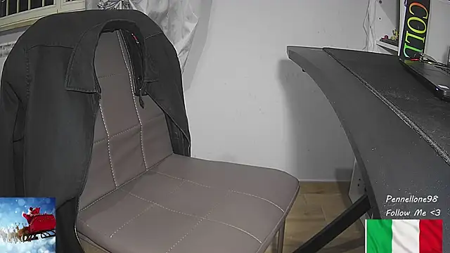 Snapshot of Pennellone98 chatting on 12-01-25, 04:45 Pennellone98 online show from 12-01-25, 04:45