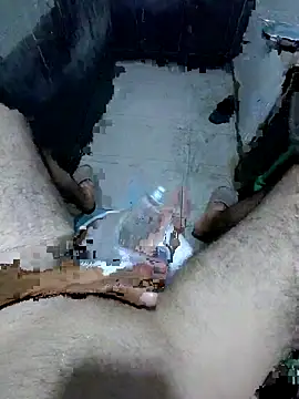 Snapshot of ElBoob2002 chatting on 09-10-25, 09:15 ElBoob2002 online show from 09-10-25, 09:15