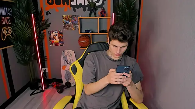 JackWolw online show from 10-15-25, 05:02