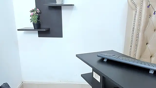 Snapshot of LittleDanny_ chatting on 10-08-25, 03:31 LittleDanny online show from 10-08-25, 03:31