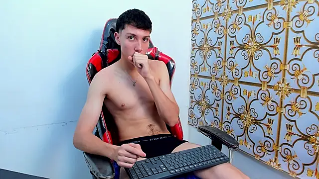 Snapshot of LittleDanny_ chatting on 10-15-25, 03:56 LittleDanny online show from 10-15-25, 03:56