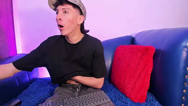 LittleDanny  online show from 04-22-26, 02:40