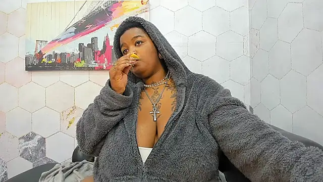 Anaa Fuentess online show from 04-20-26, 11:46