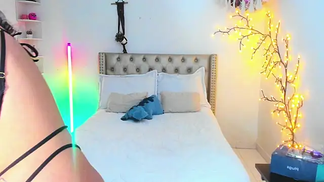 LenaStylesOA online show from 04-23-26, 08:44