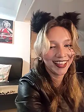 Licethf00x online show from 10-31-25, 02:12