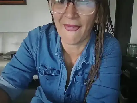 Snapshot of MiaVega chatting on 10-16-25, 02:51 MiaVega online show from 10-16-25, 02:51
