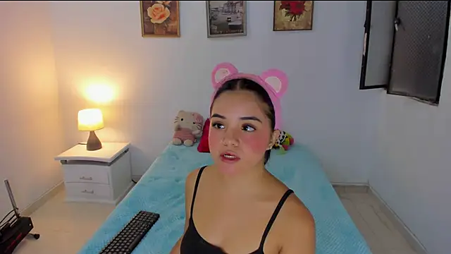 Snapshot of Valeri_13 chatting on 10-26-25, 03:34 Valeri 13 online show from 10-26-25, 03:34