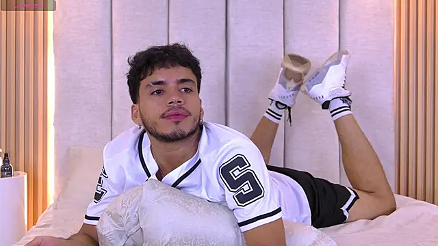 AlexanderJordan online show from 10-19-25, 03:45