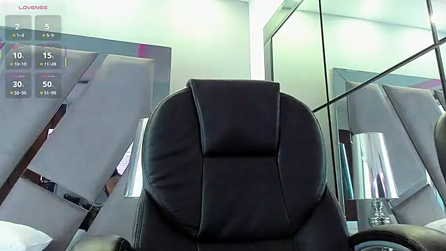 Abril monroe  online show from 11-15-25, 12:45