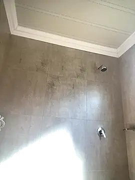 Snapshot of Slowbur chatting on 11-30-25, 01:37 Slowbur online show from 11-30-25, 01:37