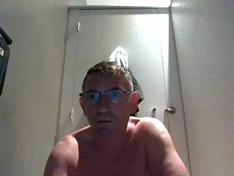 Snapshot of IMGTomi chatting on 04-15-26, 10:11 IMGTomi online show from 04-15-26, 10:11