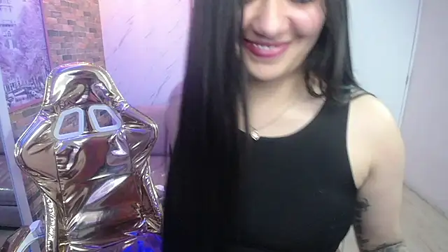 Snapshot of Ivony18_b chatting on 09-21-25, 03:13 Ivony18 b online show from 09-21-25, 03:13