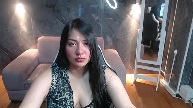 Snapshot of Ivony18_b chatting on 10-11-25, 03:28 Ivony18 b online show from 10-11-25, 03:28