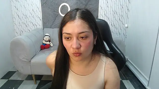 Snapshot of Ivony18_b chatting on 10-31-25, 03:18 Ivony18 b online show from 10-31-25, 03:18