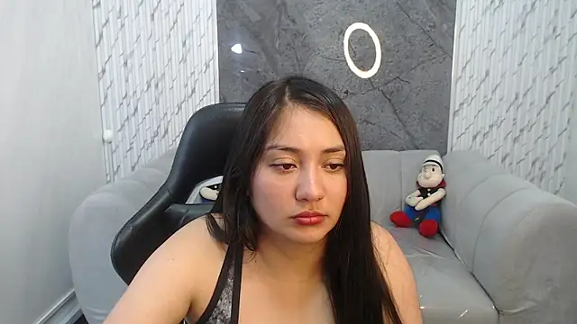 Snapshot of Ivony18_b chatting on 11-22-25, 07:51 Ivony18 b online show from 11-22-25, 07:51